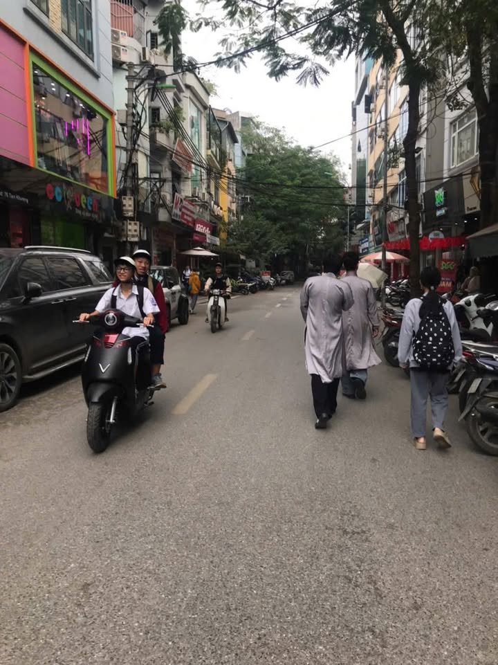 Nhà tập thể tầng 1 phố Tạ Quang Bửu 35m² giá 3.9 tỷ - Kinh doanh sầm uất!