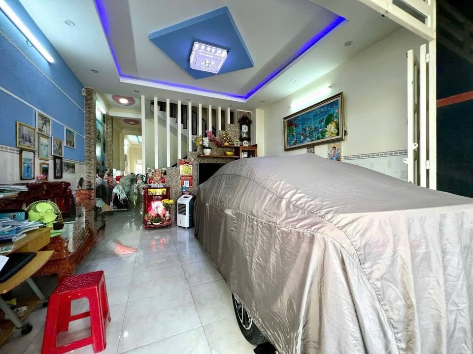 Nhà 3 tầng Tân Kiên Bình Chánh 100m² giá 10 tỷ - Nhà đẹp nở hậu, vị trí đắc địa!