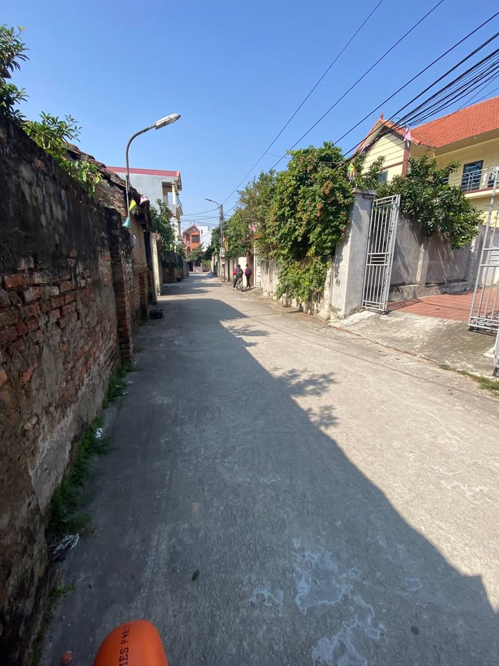 Đất Tráng Việt Mê Linh 70m² giá 4 tỷ - Vị trí giao thông thuận lợi!