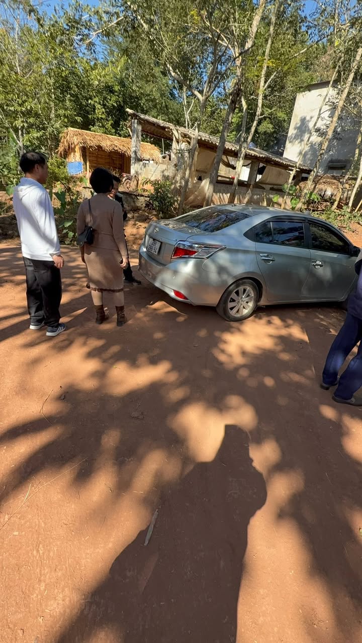 Mảnh đất Lương Sơn Hòa Bình 2300m² giá chỉ 2.3 tỷ - Lô góc hai mặt tiền đẹp!