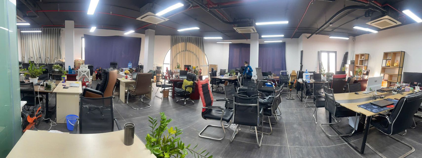 Văn phòng cho thuê Khu Đất Dịch Vụ Vạn Phúc 180m² giá chỉ 28 triệu - Không thể bỏ lỡ!