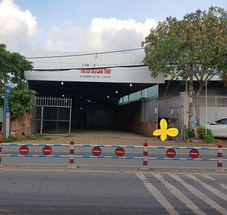 Nhà mặt tiền đường Phạm Hùng, Cái Răng, 250m² chỉ 15 triệu/tháng - Cơ hội cho thuê lý tưởng!