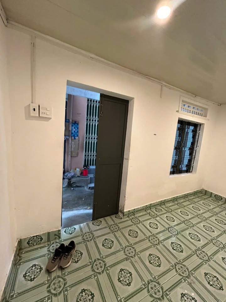 Nhà góc hẻm Lê Hồng Phong Quy Nhơn 36m² giá 1.6 tỷ - Vị trí trung tâm tiện lợi!