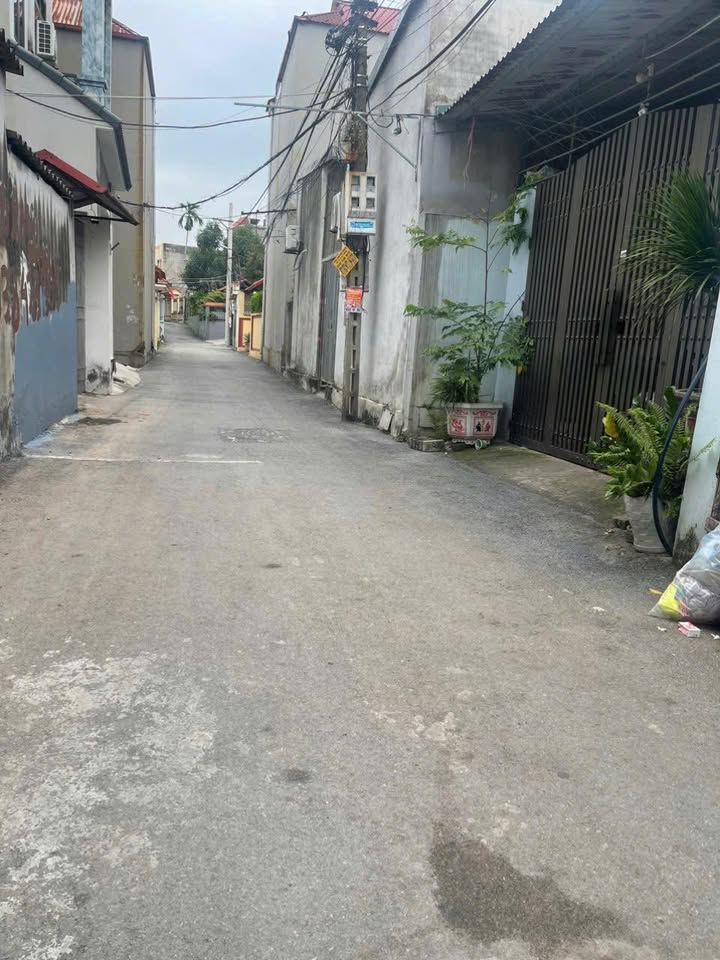 Đất nền Nội Hoàng Yên Dũng 128m² giá 2 tỷ - Khu vực đông đúc, thuận tiện giao thông!