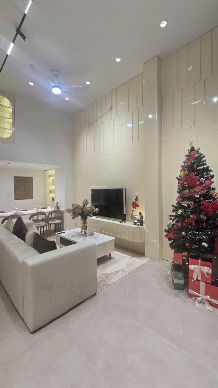 Nhà đẹp quận 3, Lý Chính Thắng 44m² giá 10.8 tỷ - Thiết kế sang trọng 5 tầng!