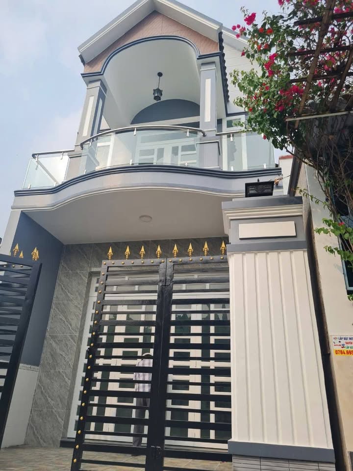 Nhà 1 Lầu 4 Phòng Ngủ Mỹ Lộc Cần Giuộc 99m² giá 1.75 tỷ - Thiết kế hiện đại, giá mềm!