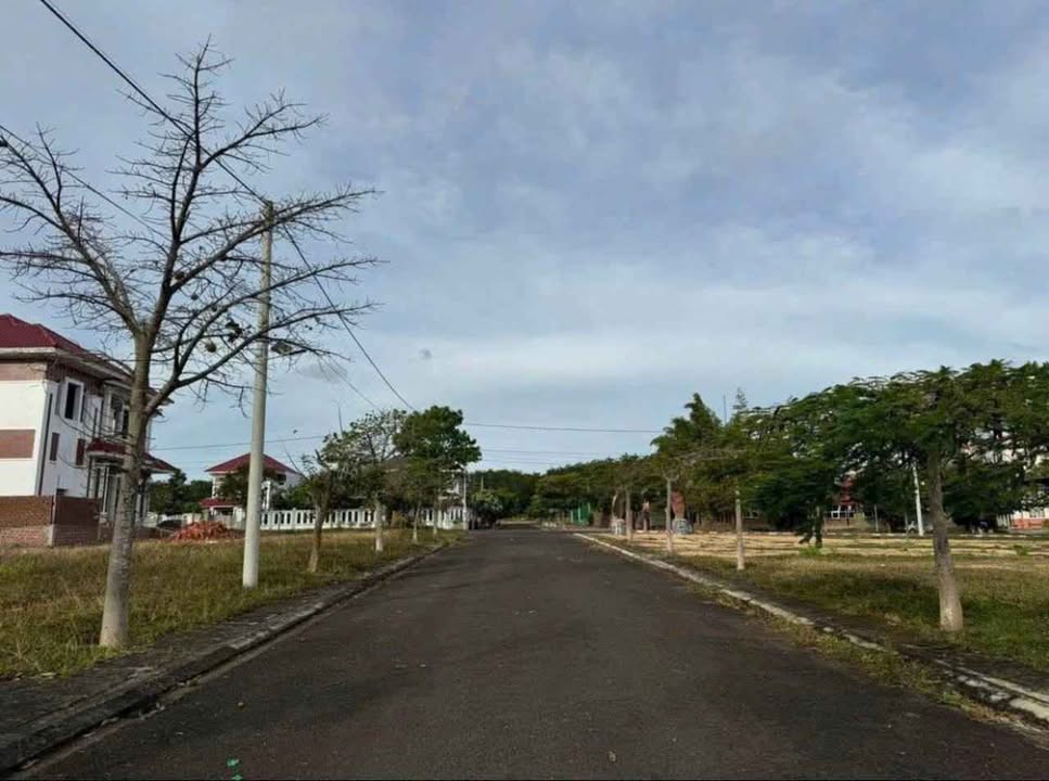 Đất thổ cư 200m² Thôn 9 Đắk Cấm Kon Tum chỉ 700 triệu - Cơ hội đầu tư tuyệt vời!