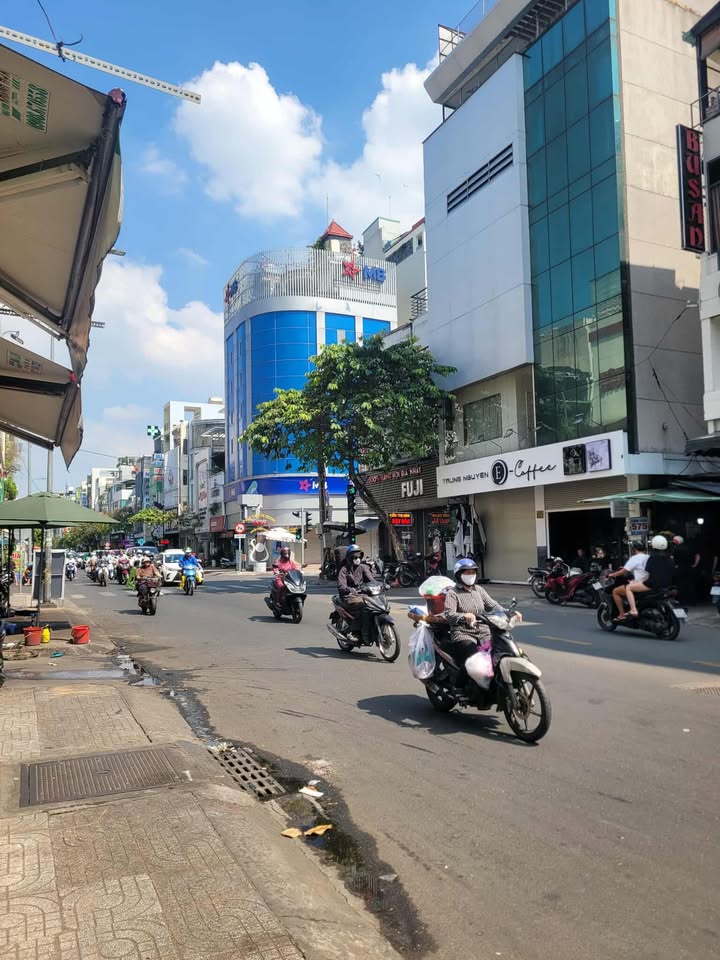 Nhà phố mặt tiền Nguyễn Đình Chiểu, Quận 3, 27m² giá 13 tỷ - Đầu tư sinh lời ngay!