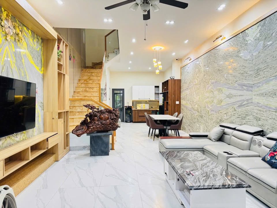 Nhà 3 tầng cho thuê tại Khuê Mỹ, Đà Nẵng - Full nội thất, vào ở ngay!