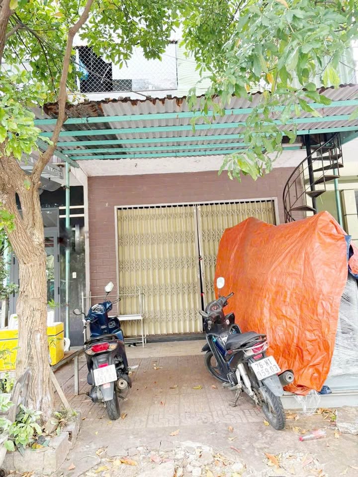 Nhà cho thuê mặt tiền Phạm Văn Ngôn, Hòa Khánh 105m² giá 10 triệu - Kinh doanh thuận lợi!