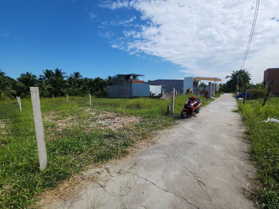 Đất Bà Tư Gạo, Mỹ Tho 200m² giá 800 triệu - Nở hậu, gần chợ Trung An!
