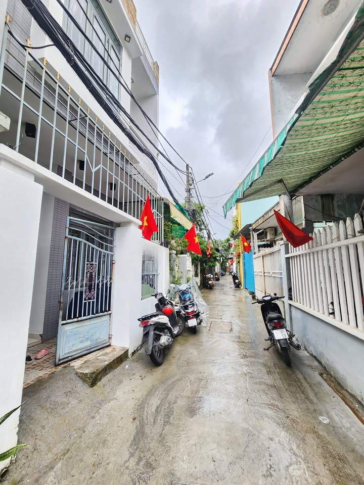 Nhà 2 Tầng Đường Mẹ Nhu Đà Nẵng 62m² giá 3.9 tỷ - Ô tô vào tận nhà!