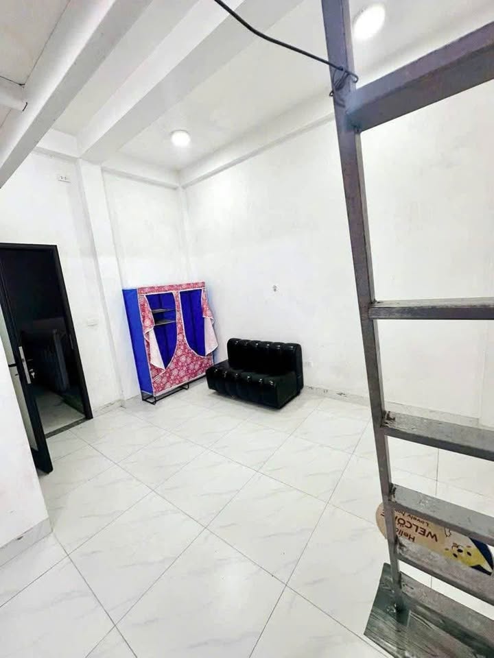 Căn hộ cho thuê Nguyễn Văn Cừ, Long Biên 25m² giá 3.4 triệu - Nội thất đầy đủ!