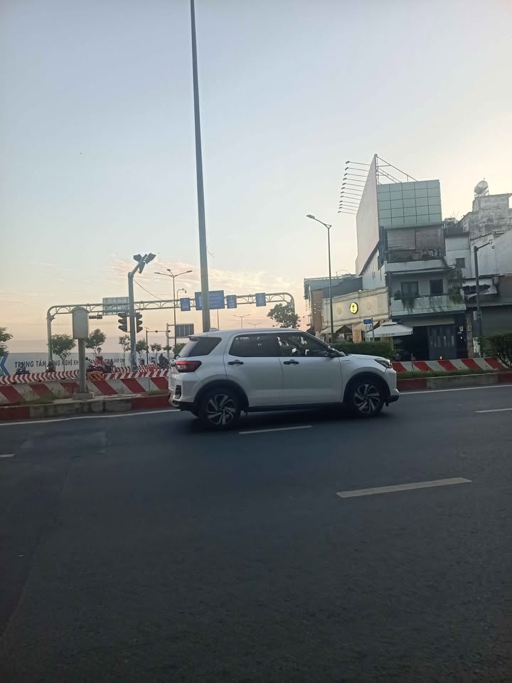 Bán gấp nhà mặt phố Cộng Hòa, Tân Bình 105m² giá 20.5 tỷ - Cơ hội đầu tư tuyệt vời!