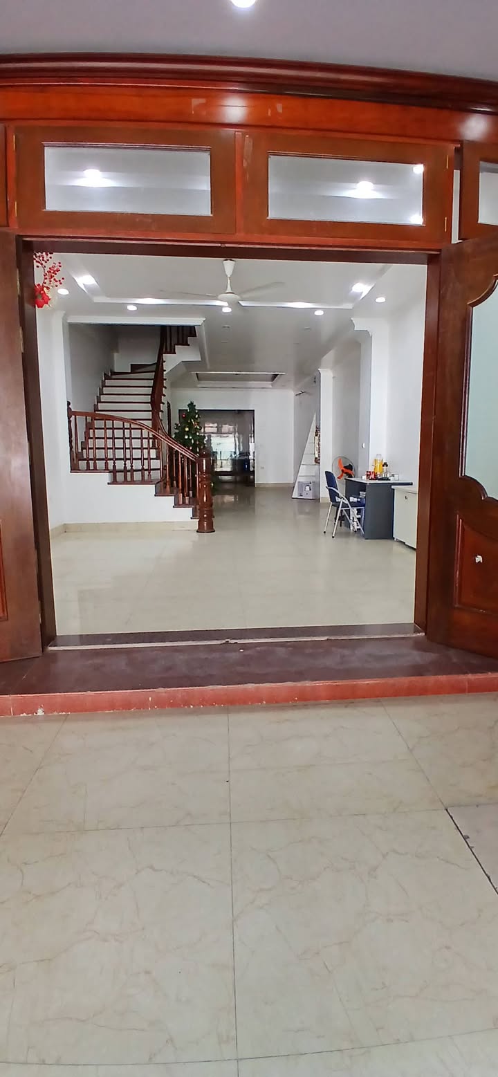 Nhà nguyên căn cho thuê tại Khu đô thị Linh Đàm 100m² - Mặt đường ô tô, phù hợp kinh doanh!