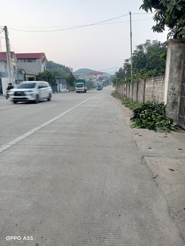 Đất mặt tiền Quốc lộ 438, Lạc Thủy, Hòa Bình 240m² giá 2 tỷ - Đầu tư sinh lời ngay!