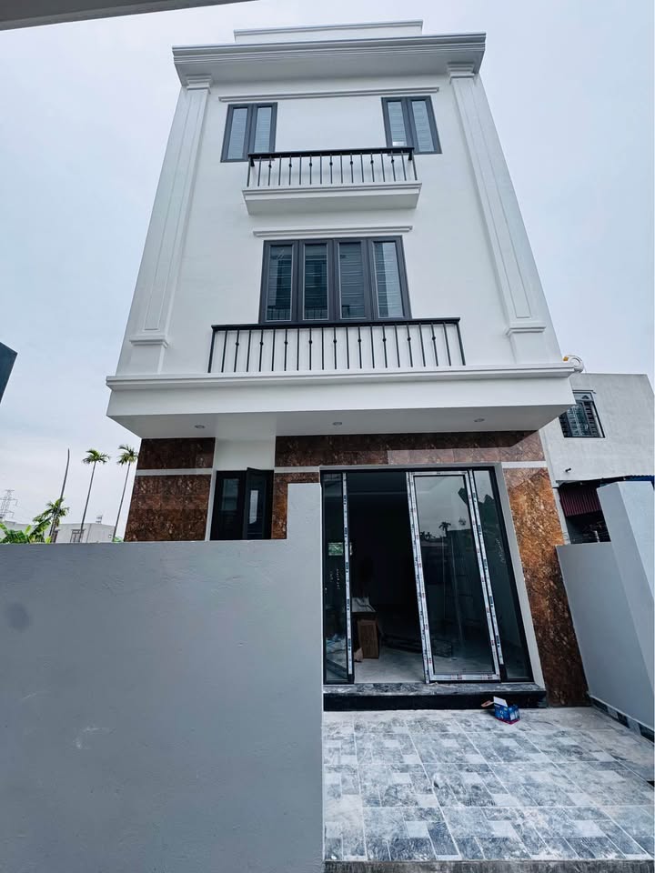 Nhà 3 tầng Hồng Thái, An Dương 50m² giá chỉ 1.7 tỷ - Cơ hội hiếm có!