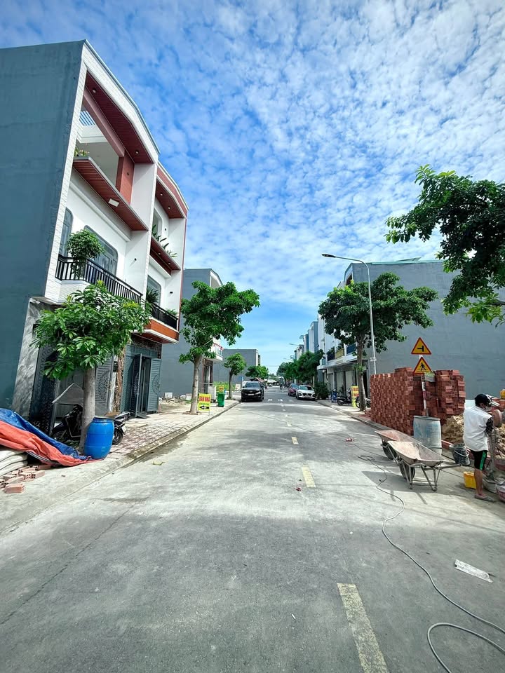 Nhà 1 Trệt 2 Lầu Phường An Phú, Bình Dương 66m² - Tặng Full Nội Thất!