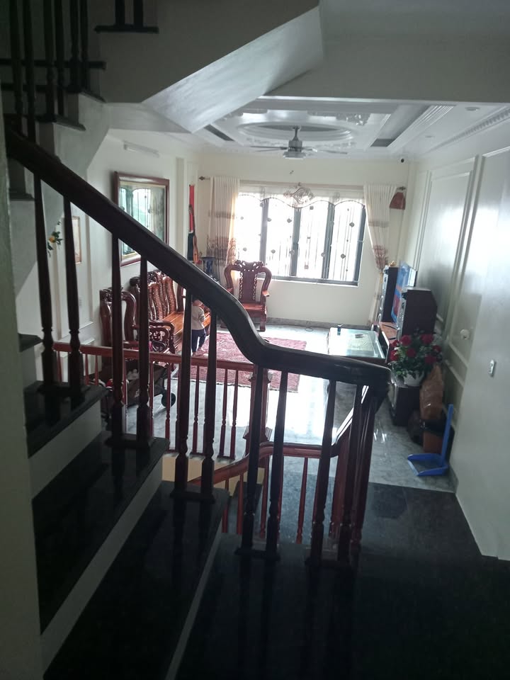 Nhà phố đẹp khu TĐC Chu Văn An, 67.2m² giá 5.5 tỷ - An ninh tốt, hàng xóm thân thiện!