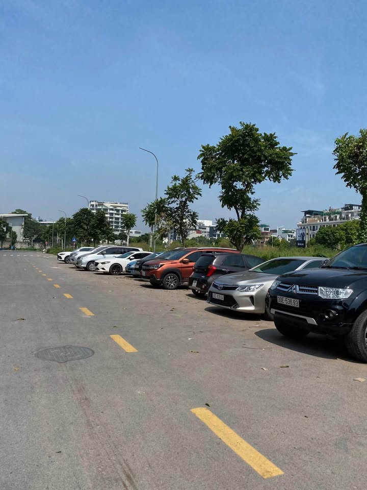 Đất nền Bồ Đề Long Biên 96m² - Vị trí đắc địa, giá thỏa thuận!