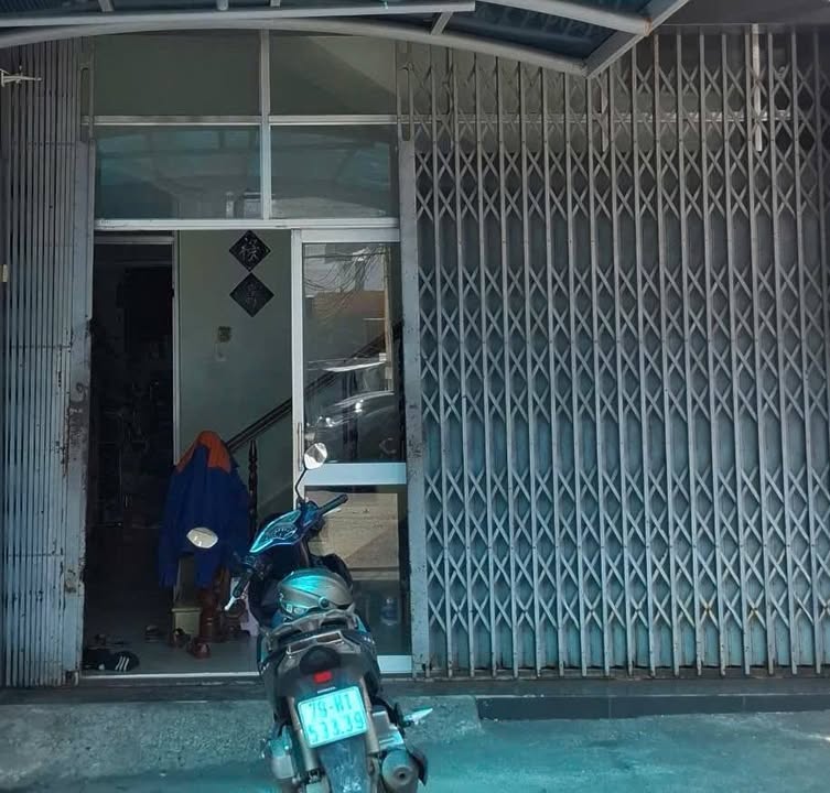 Nhà mặt tiền Phong Châu Nha Trang 2 tầng giá 15 triệu - Thích hợp kinh doanh