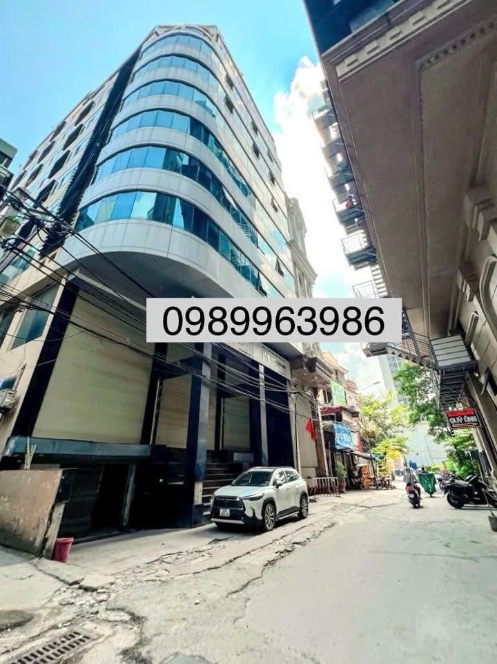 Nhà phố Hoàng Quốc Việt 63m² giá 30 tỷ - Đầu tư sinh lời ổn định!