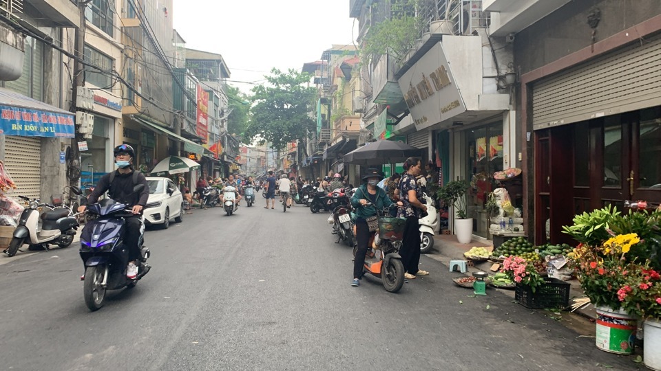 Cho thuê mặt bằng kinh doanh tại phố Bạch Đằng, quận Hai Bà Trưng 60m² - Đường lớn, ô tô đỗ cửa!