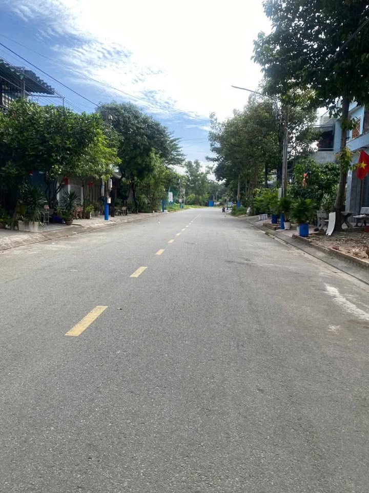 Nhà mặt tiền Huỳnh Thị Tươi, Dĩ An 113m² giá 3 tỷ - Đầu tư sinh lời ngay!