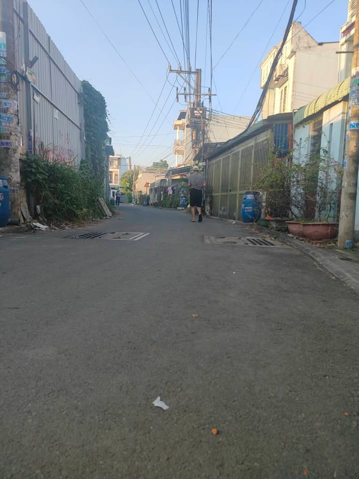 Mặt tiền kinh doanh đường Nguyễn Hiền, 72m² giá 3.8 tỷ - Cơ hội vàng tại Dĩ An!