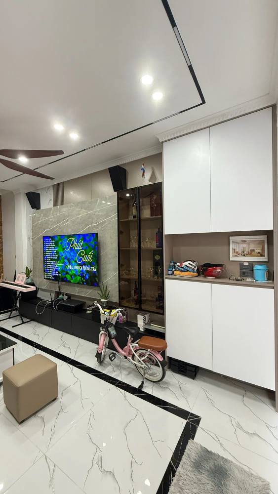 Nhà phố Ngọc Thụy 36m² giá 11 tỷ - Thiết kế hiện đại, full nội thất