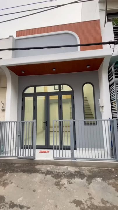 Nhà 2 Tầng Đẹp Mặt Tiền Đường Man Thiện, Q9 - Giá 5.95 Tỷ Thương Lượng Chính Chủ!