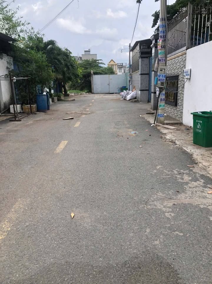 Nhà xưởng Hóc Môn 1000m² giá 30 tỷ - Vị trí đắc địa phù hợp kinh doanh!