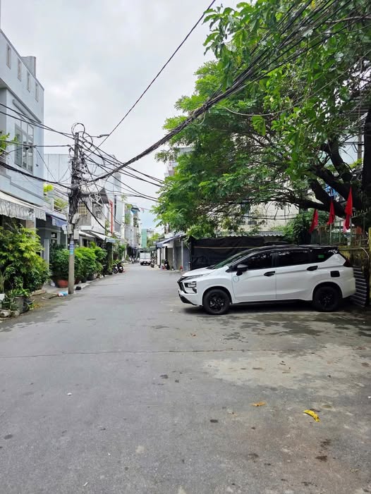 Nhà phố Cù Chính Lan Đà Nẵng 53m² giá 4.45 tỷ - Ô tô tránh nhau thoải mái!