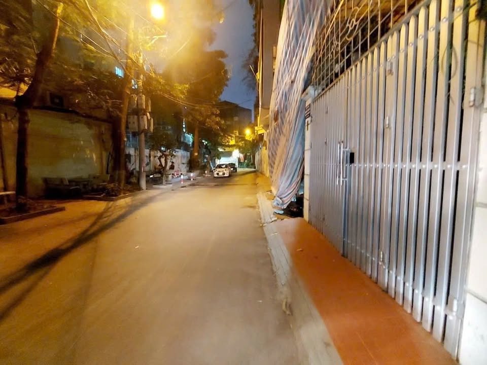 Đất tặng nhà Hoàng Cầu Đống Đa 45m² giá 16 tỷ - Cơ hội hiếm có tại trung tâm!