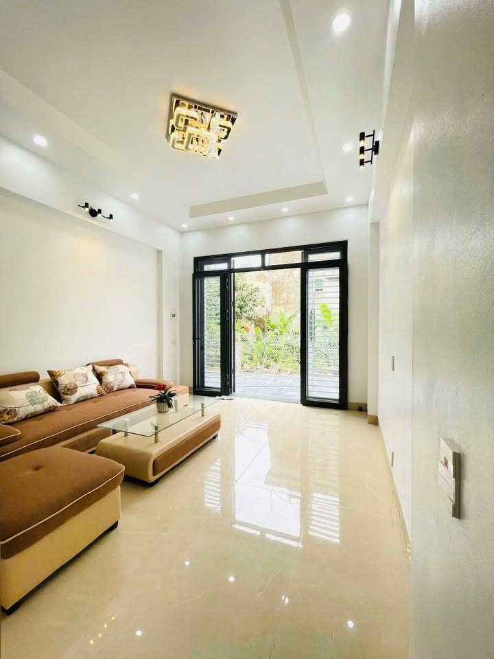 Nhà 3 tầng Hải Tân, Hải Dương 40m² giá 2 tỷ - Đường ô tô thuận tiện!