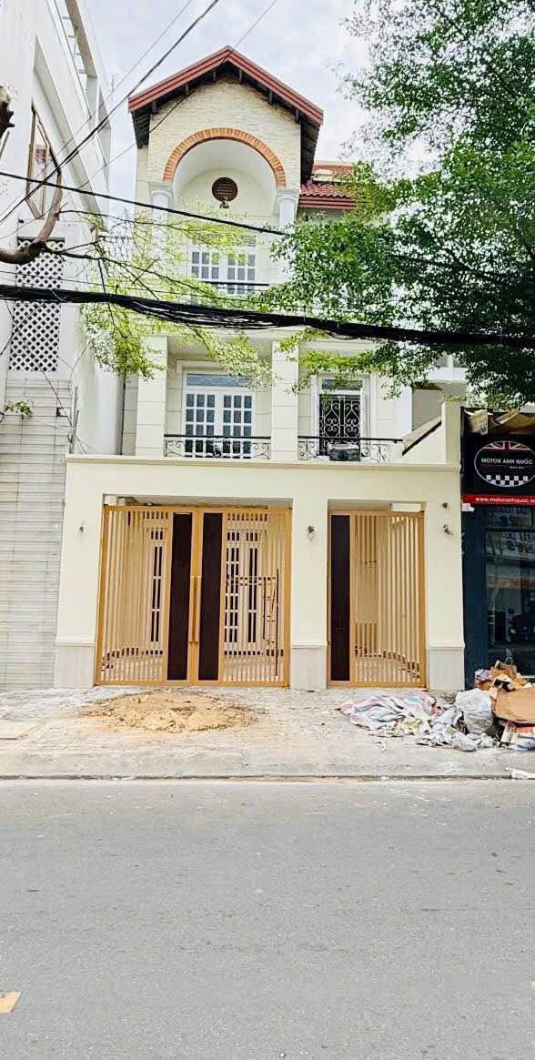 Nhà phố mặt tiền đường Tân Quy Đông, Quận 7, 132m² giá 28 tỷ - Đầu tư sinh lời ngay!