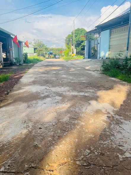 Đất nền Tân Xuân Đồng Xoài 200m² giá 700 triệu - Cơ hội đầu tư hấp dẫn!