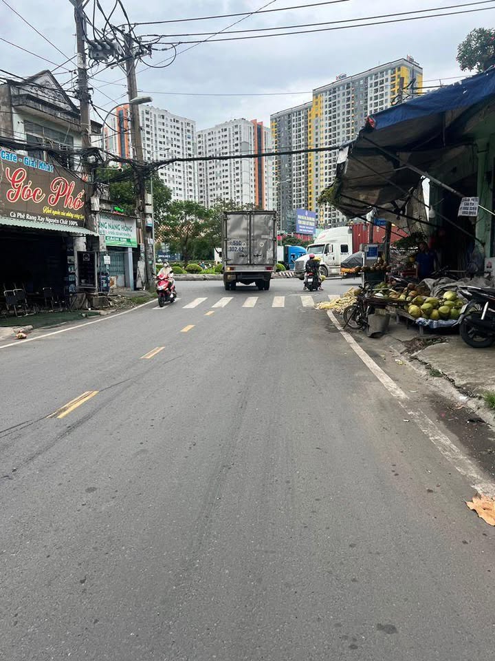 FrontHouse mặt tiền chợ Tam Bình Thủ Đức 200m² giá 11 tỷ - Đầu tư sinh lời ngay!