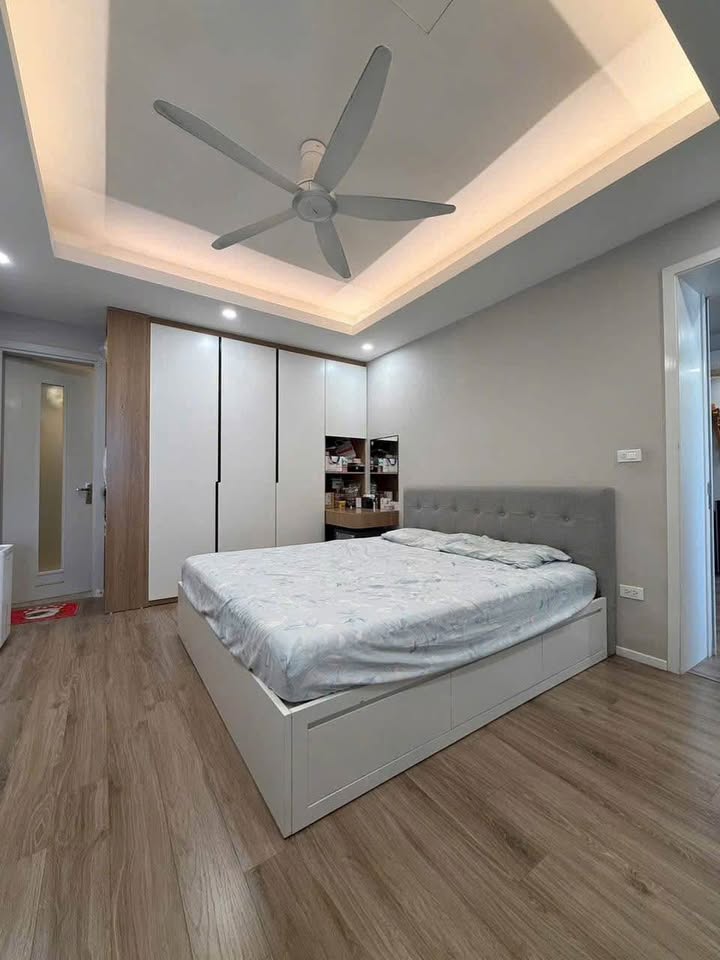 Căn hộ 30T Nam Trung Yên 60m² giá 5 tỷ - Sổ đỏ chính chủ, vào ở ngay!