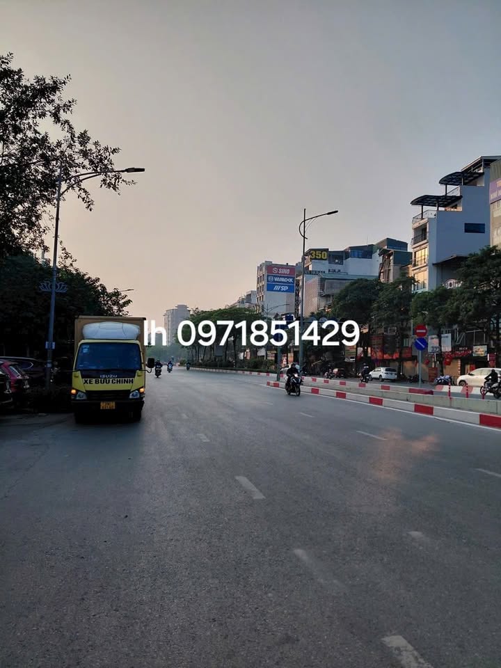 Nhà mặt phố Trần Khát Chân, quận Hai Bà Trưng, 60m² giá 40 tỷ - Đầu tư sinh lời ngay lập tức!