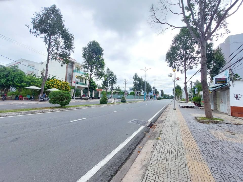 Đất mặt tiền Nguyễn Văn Nguyễn, Mỹ Thạnh An, Bến Tre 109.6m² giá 3.85 tỷ - Cơ hội đầu tư sinh lời!