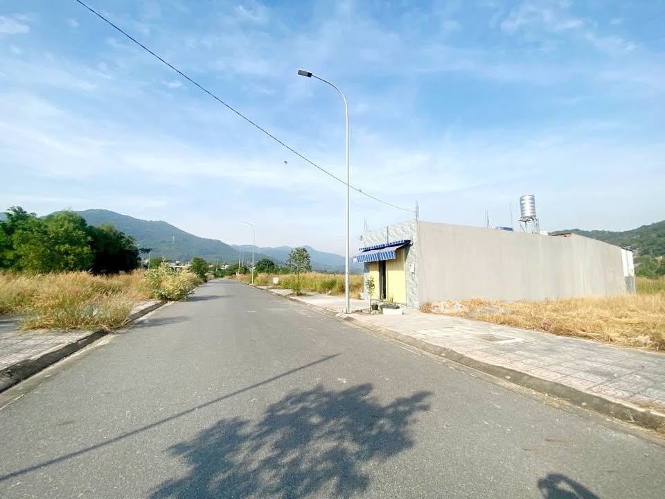 Đất nền Kim Đình, phường Long Hương, 100m² giá 1.86 tỷ - Pháp lý rõ ràng, sẵn sàng xây dựng!