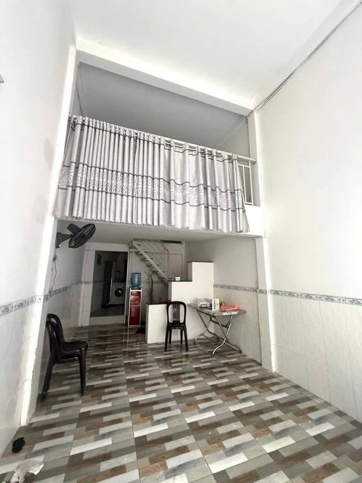 Nhà nguyên căn đường Thuận Kiều, quận 5, 30m² chỉ 9 triệu - Phù hợp ở gia đình và nhóm bạn!
