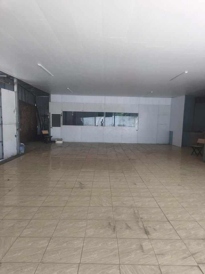 Nhà cho thuê mặt tiền 300m² Hiệp Phú, giá 15 triệu - Địa điểm lý tưởng cho kinh doanh!