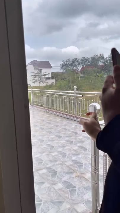 Nhà đẹp Đắk Mil 300m² giá 5,2 tỷ - Vị trí đắc địa bên hồ Tây!