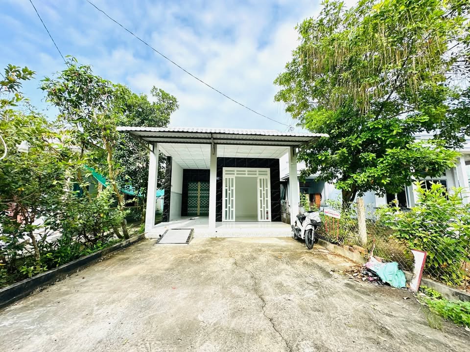 Nhà ở kiên cố 3PN, 2WC tại Tân Lân, Cần Đước - Chỉ 1.25 tỷ!