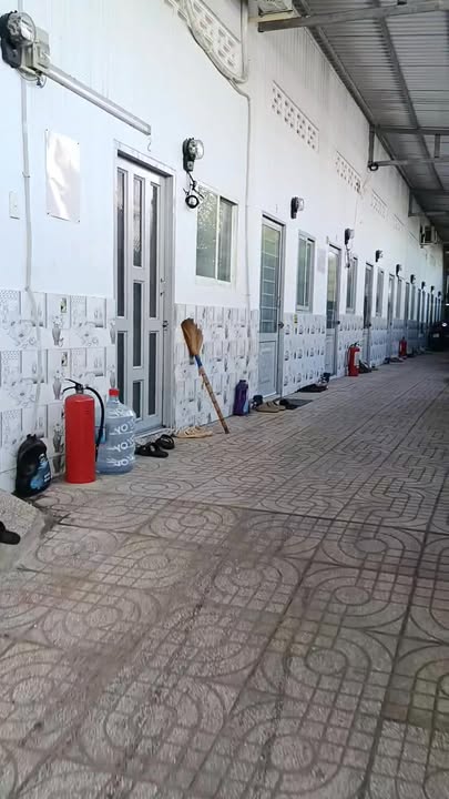 Dãy nhà trọ 11 phòng tại xã Phước Lâm, Cần Giuộc 244m² giá 2.75 tỷ - Đầu tư sinh lời cao!