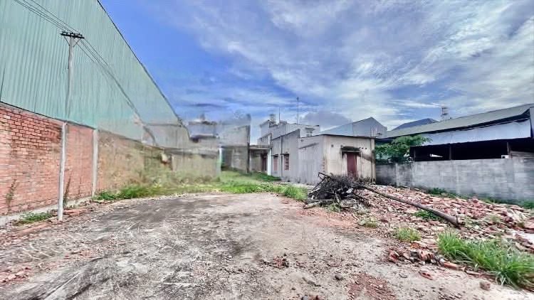 Đất mặt tiền Quốc lộ 1A, Hố Nai 3, 1600m² giá 17 tỷ - Pháp lý sổ đỏ chính chủ!