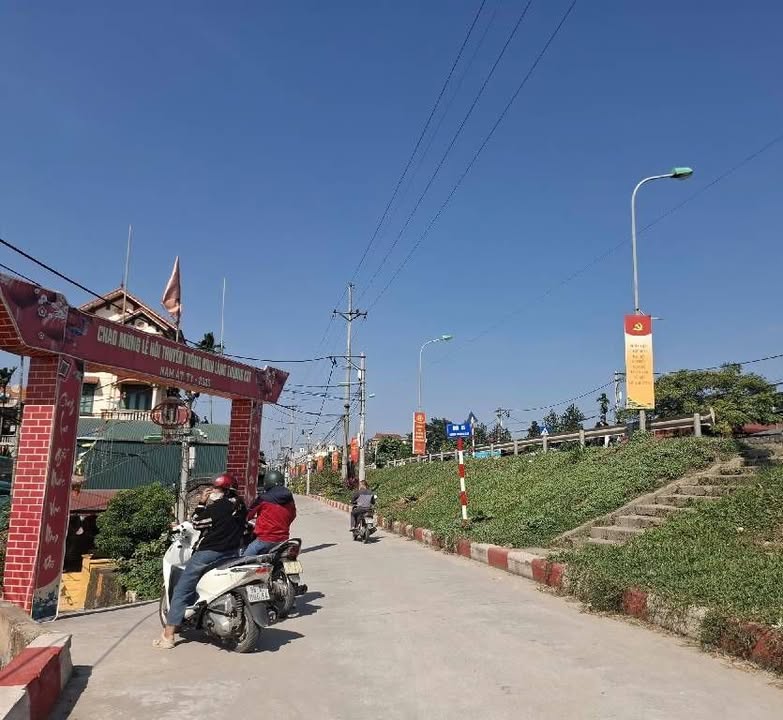 Đất lô góc Thượng Cát 30m² giá 4.5 tỷ - Tiềm năng phát triển lớn!