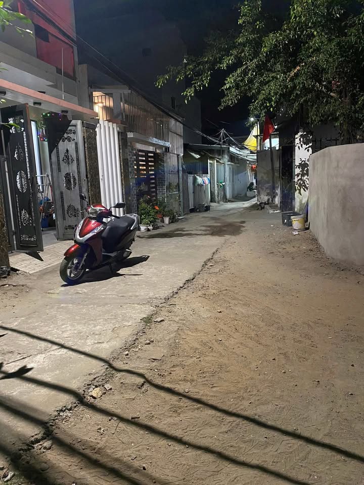 Lô đất kiệt ô tô Nguyễn Chánh 63m² giá 2 tỷ - Sổ hồng chính chủ, gần biển!